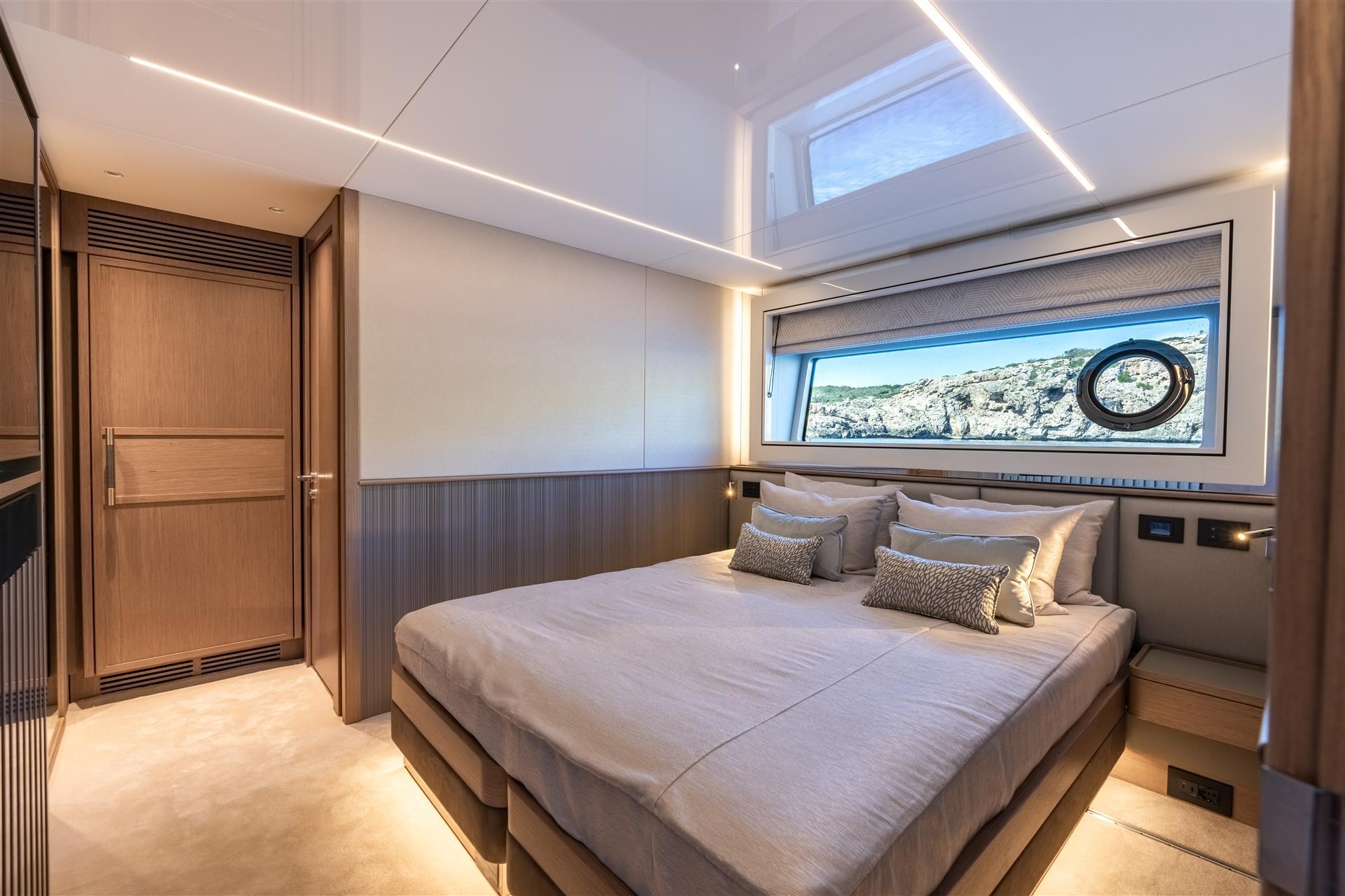 90 Ocean Enclosed