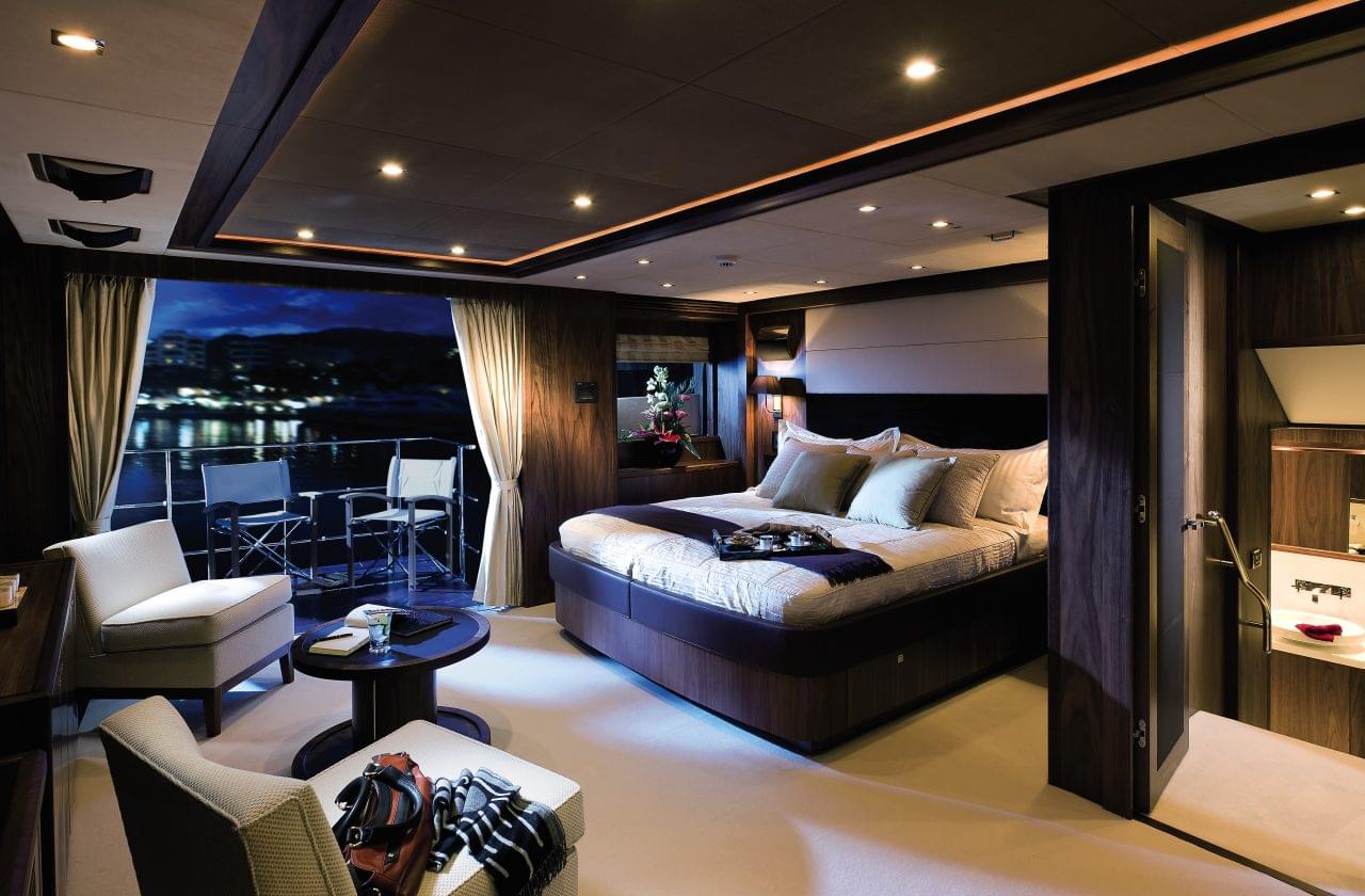 40M YACHT