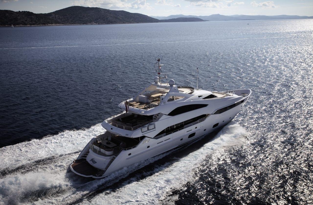 40M YACHT