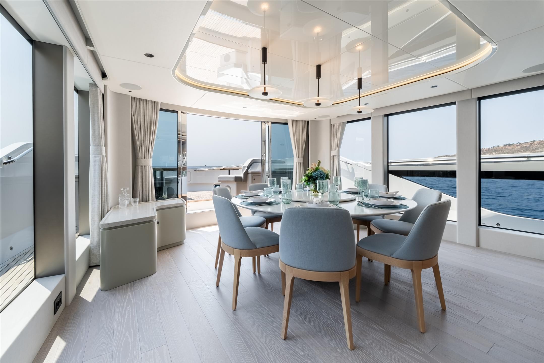 82 Ocean Enclosed