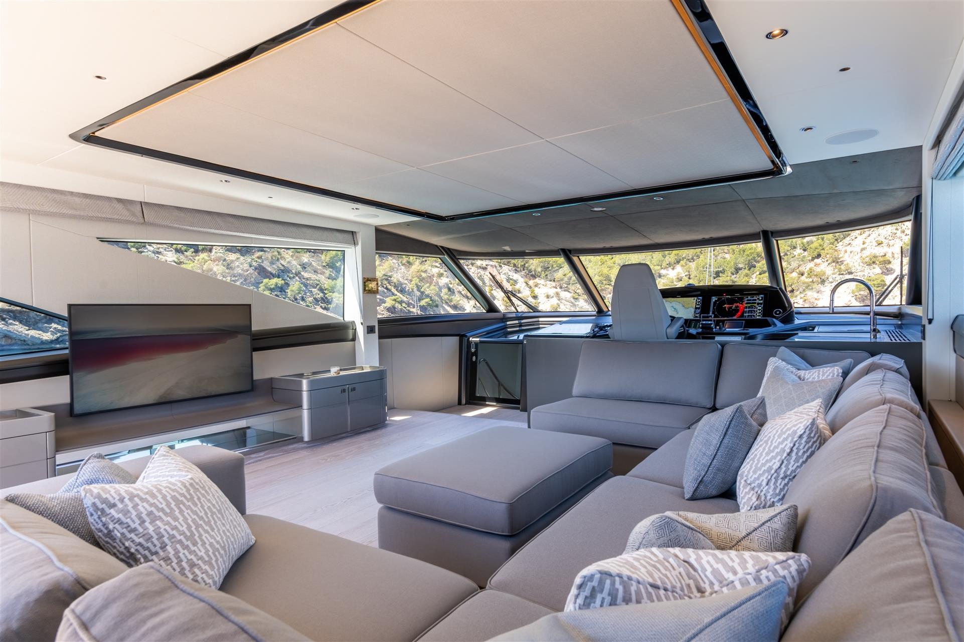 90 Ocean Enclosed