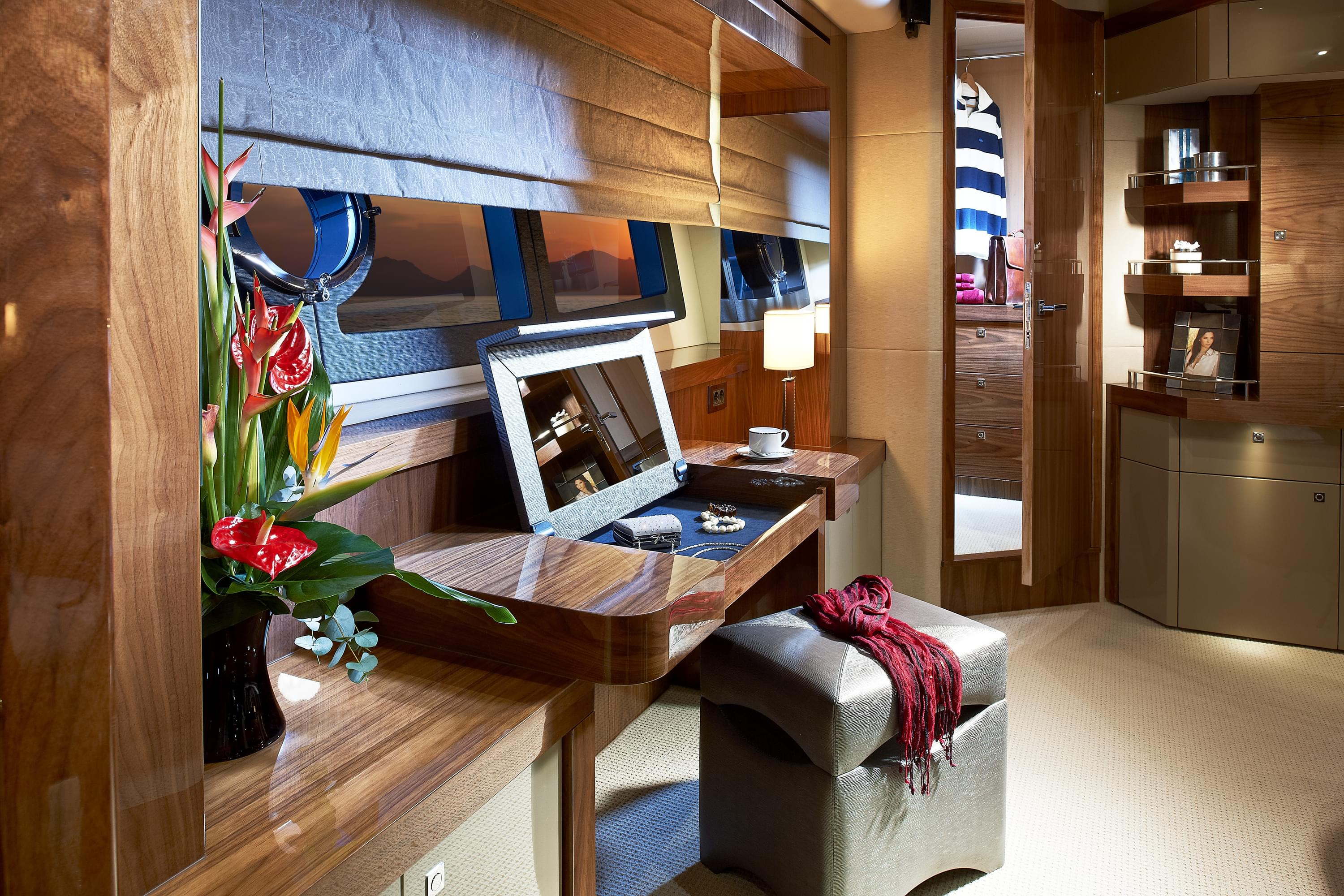 28M YACHT