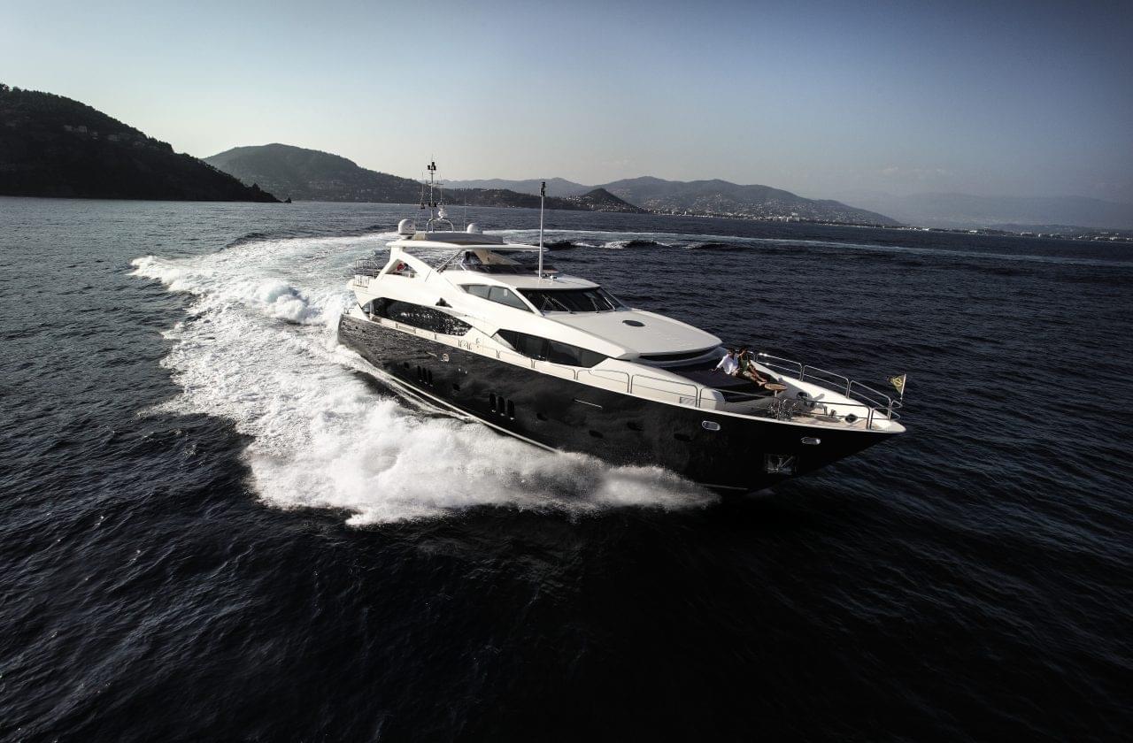 34M YACHT