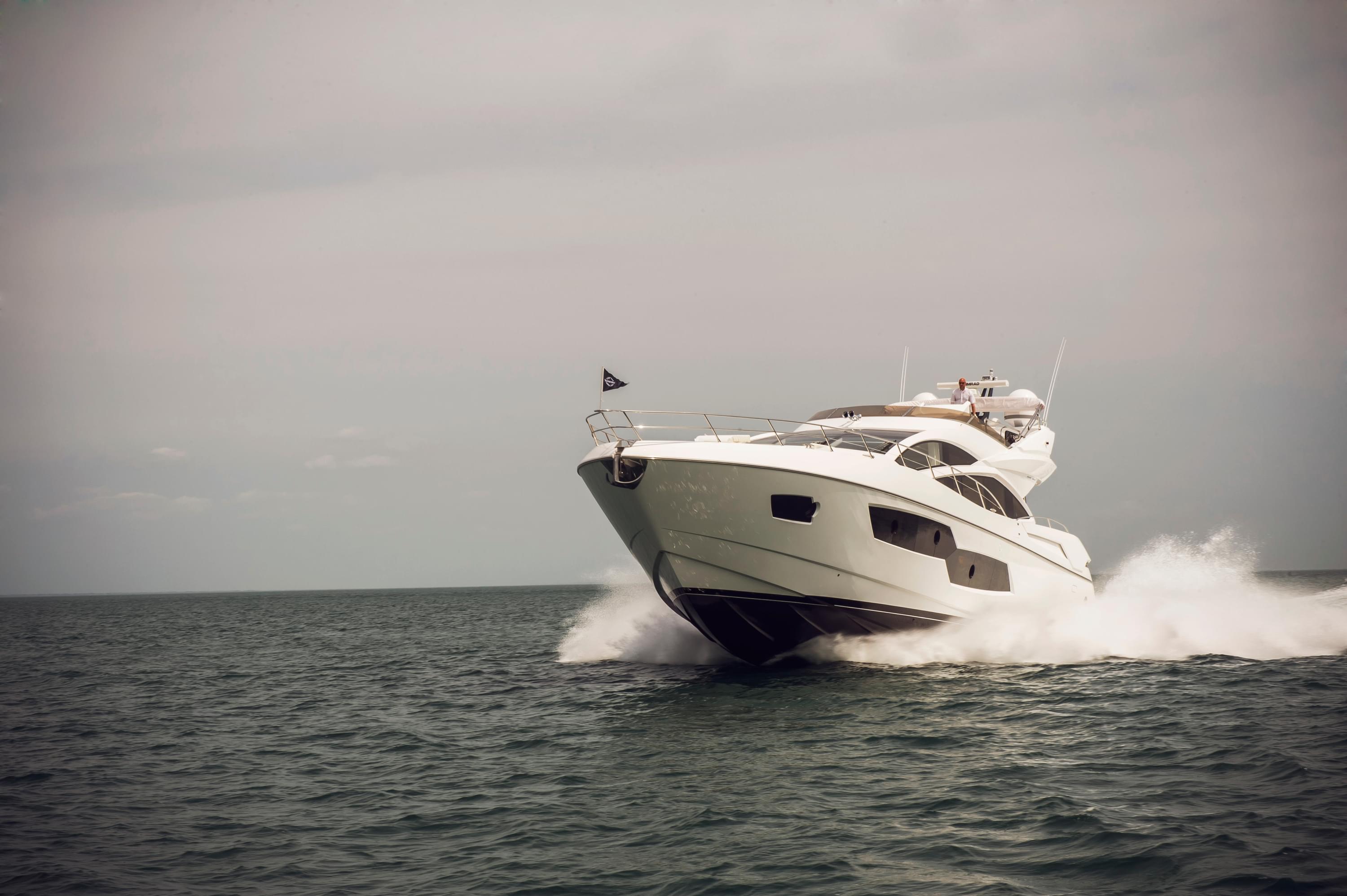 80 SPORT YACHT