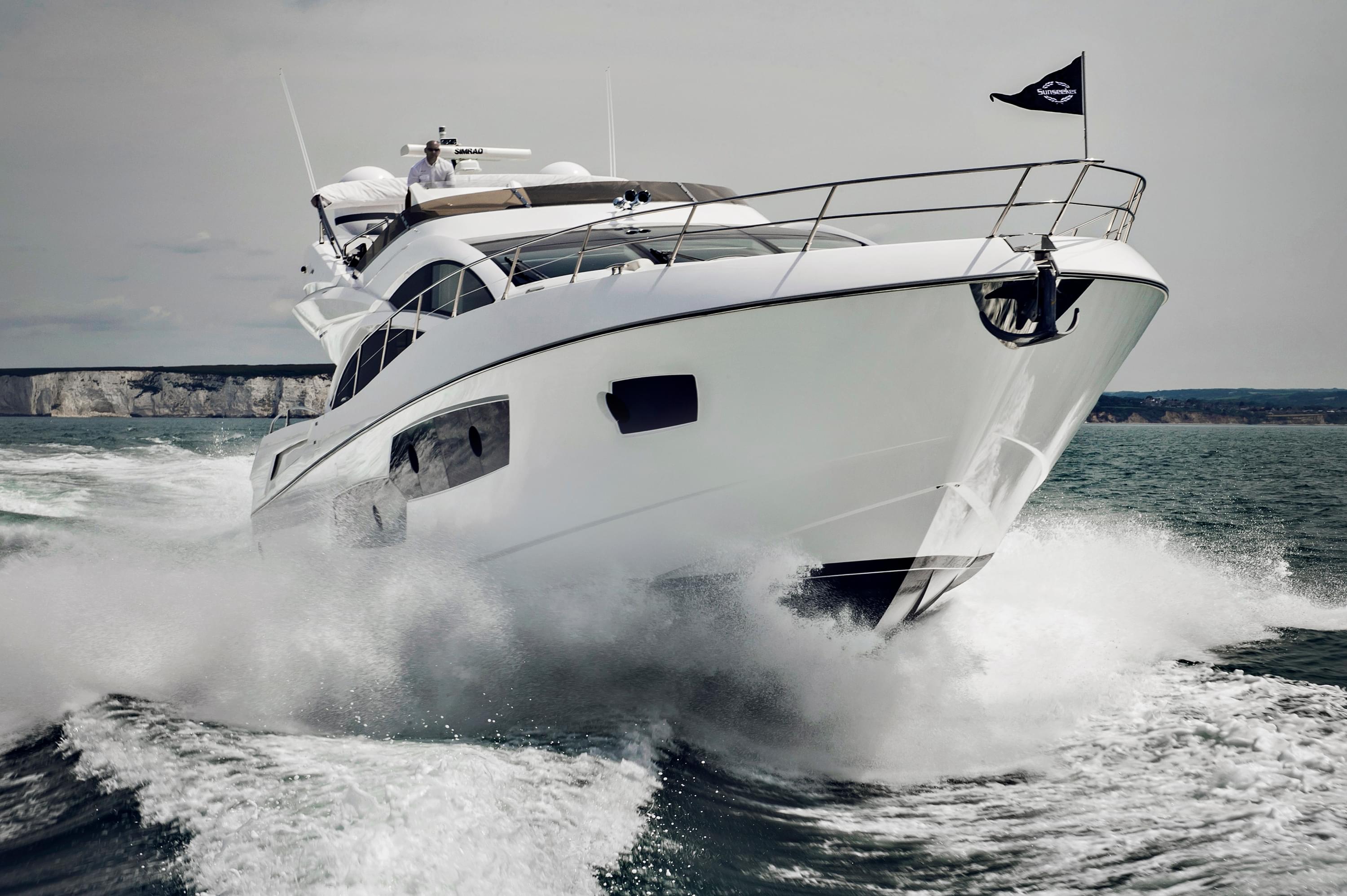 80 SPORT YACHT
