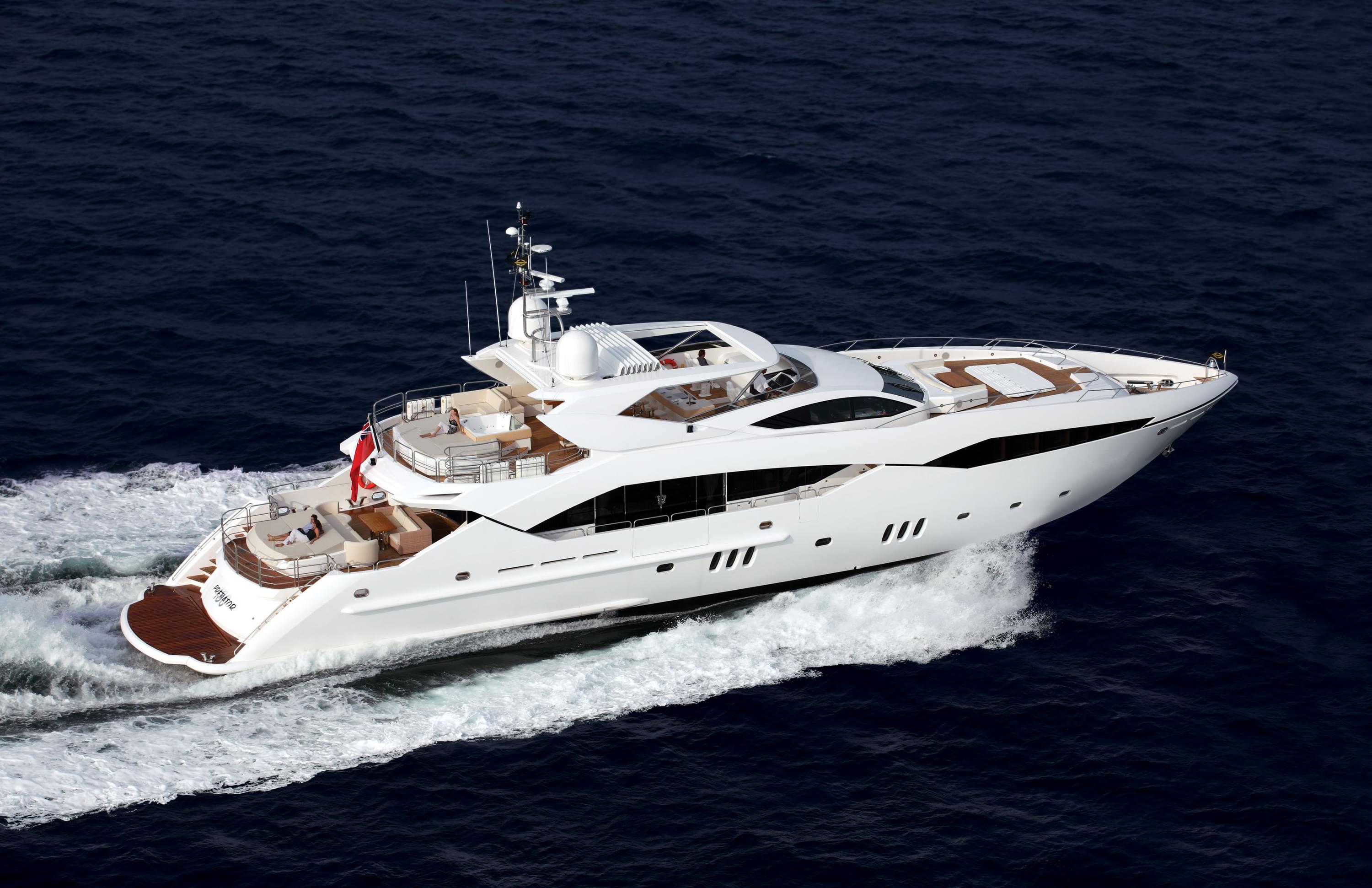 130 SPORT YACHT
