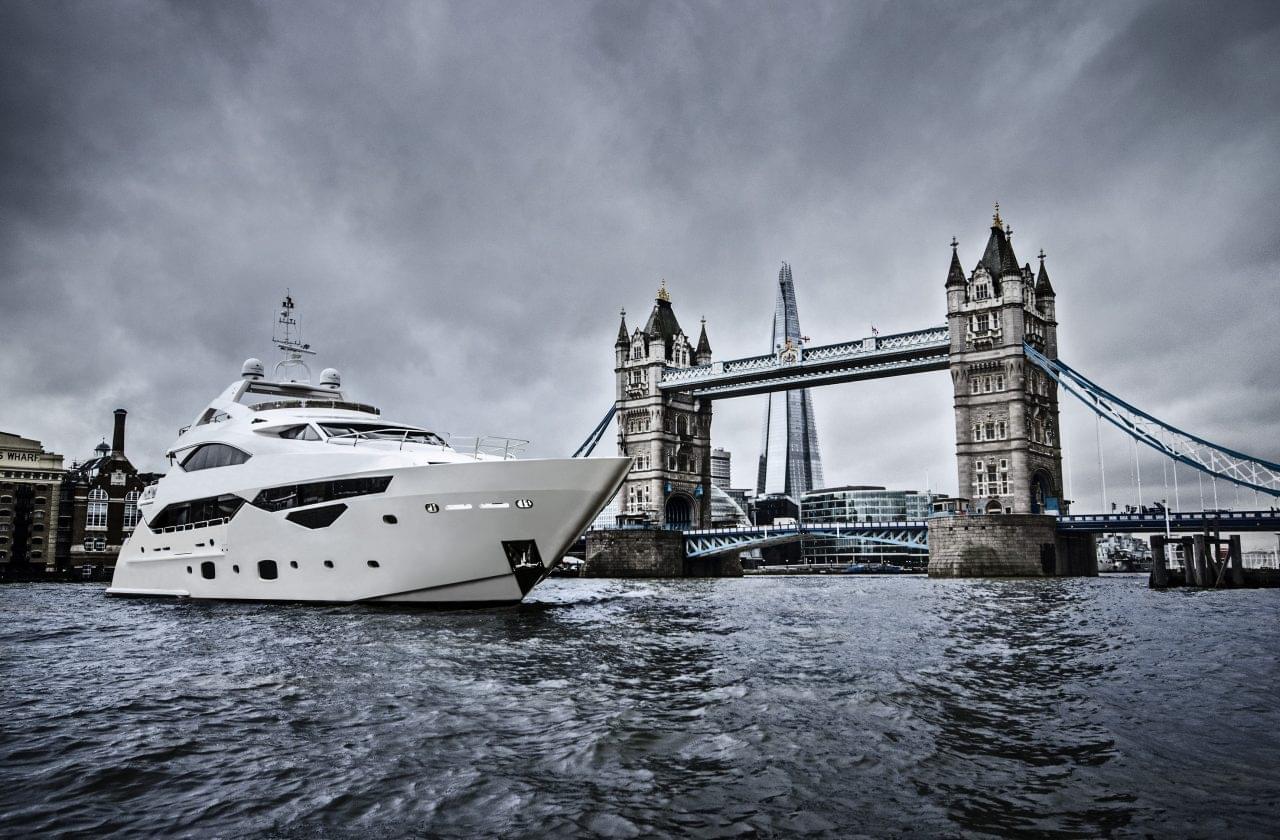 40M YACHT