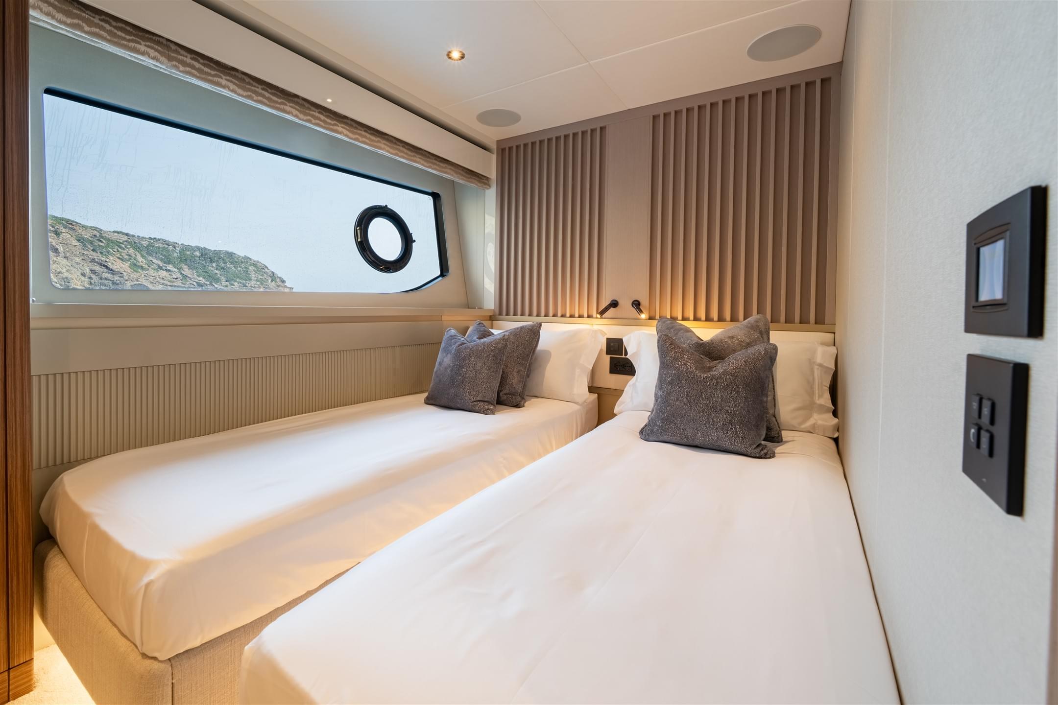82 Ocean Enclosed