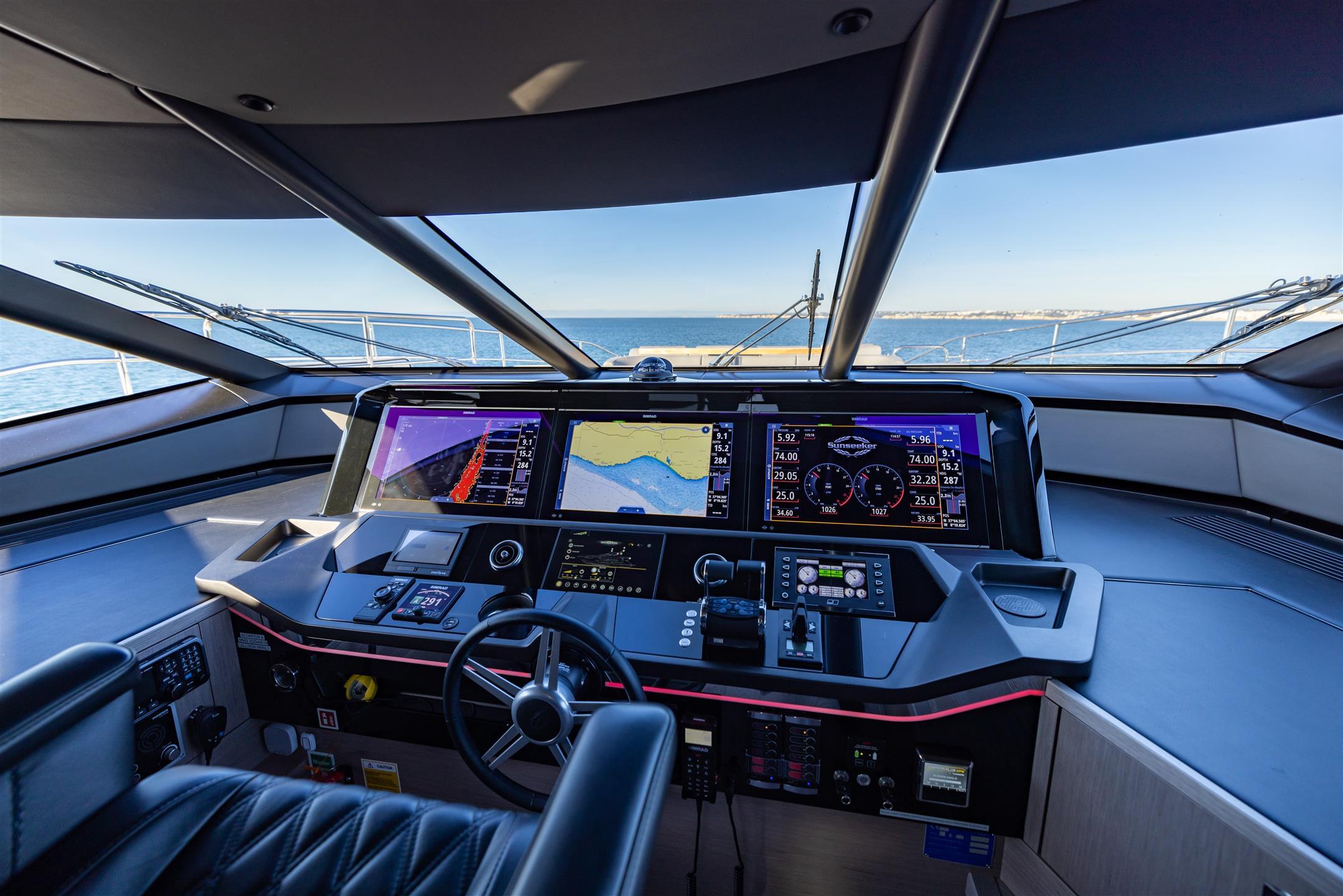 100 Yacht