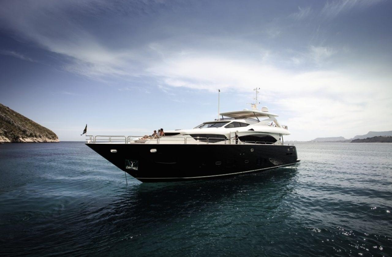 30M YACHT