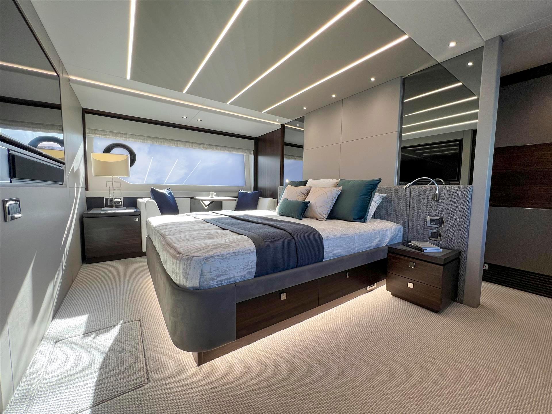 76 Yacht