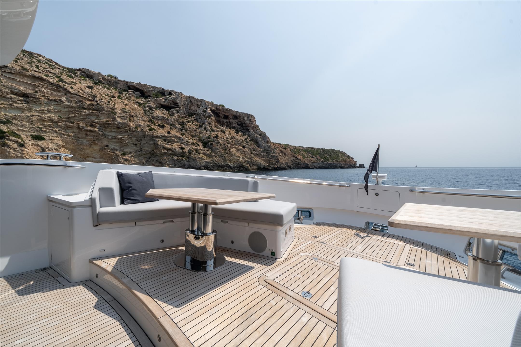 82 Ocean Enclosed
