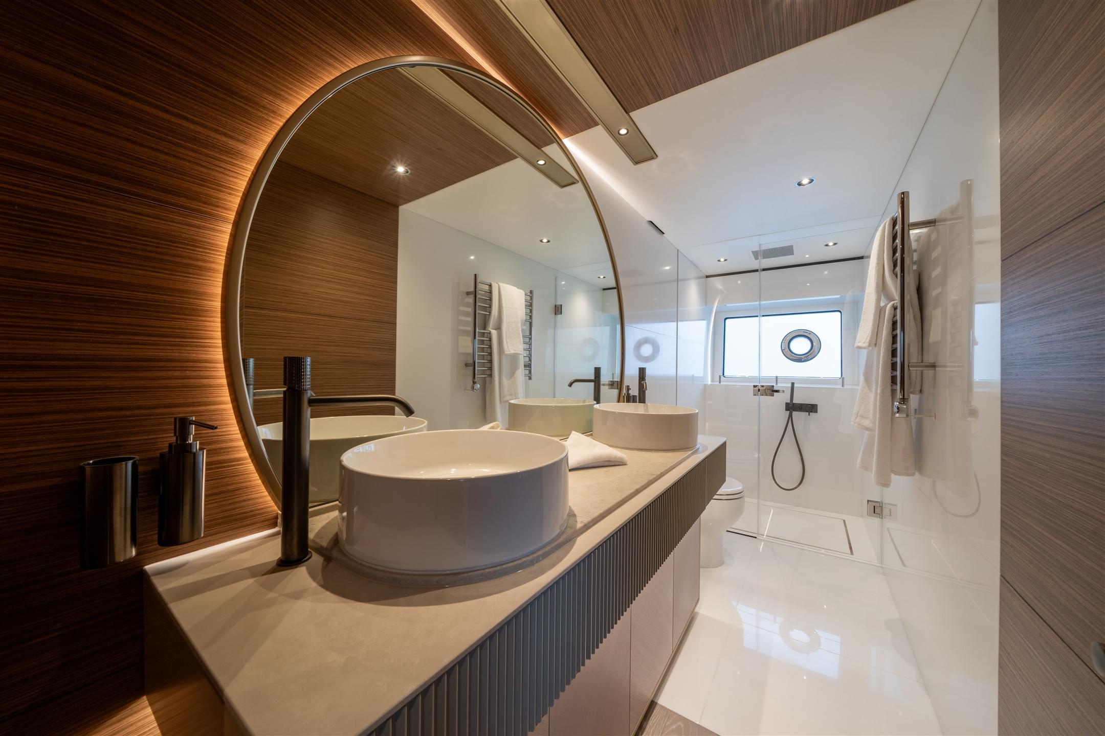 82 Ocean Enclosed