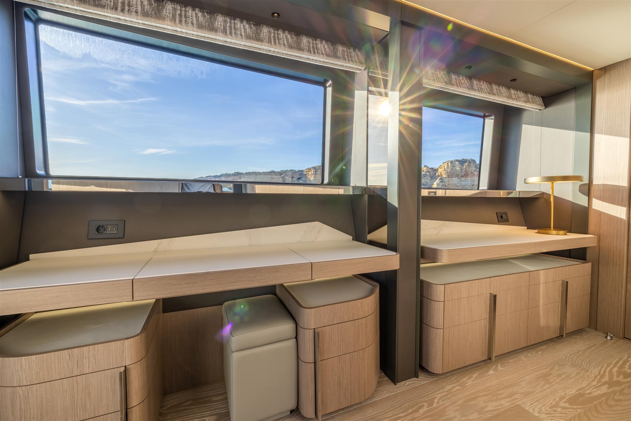 100 Yacht