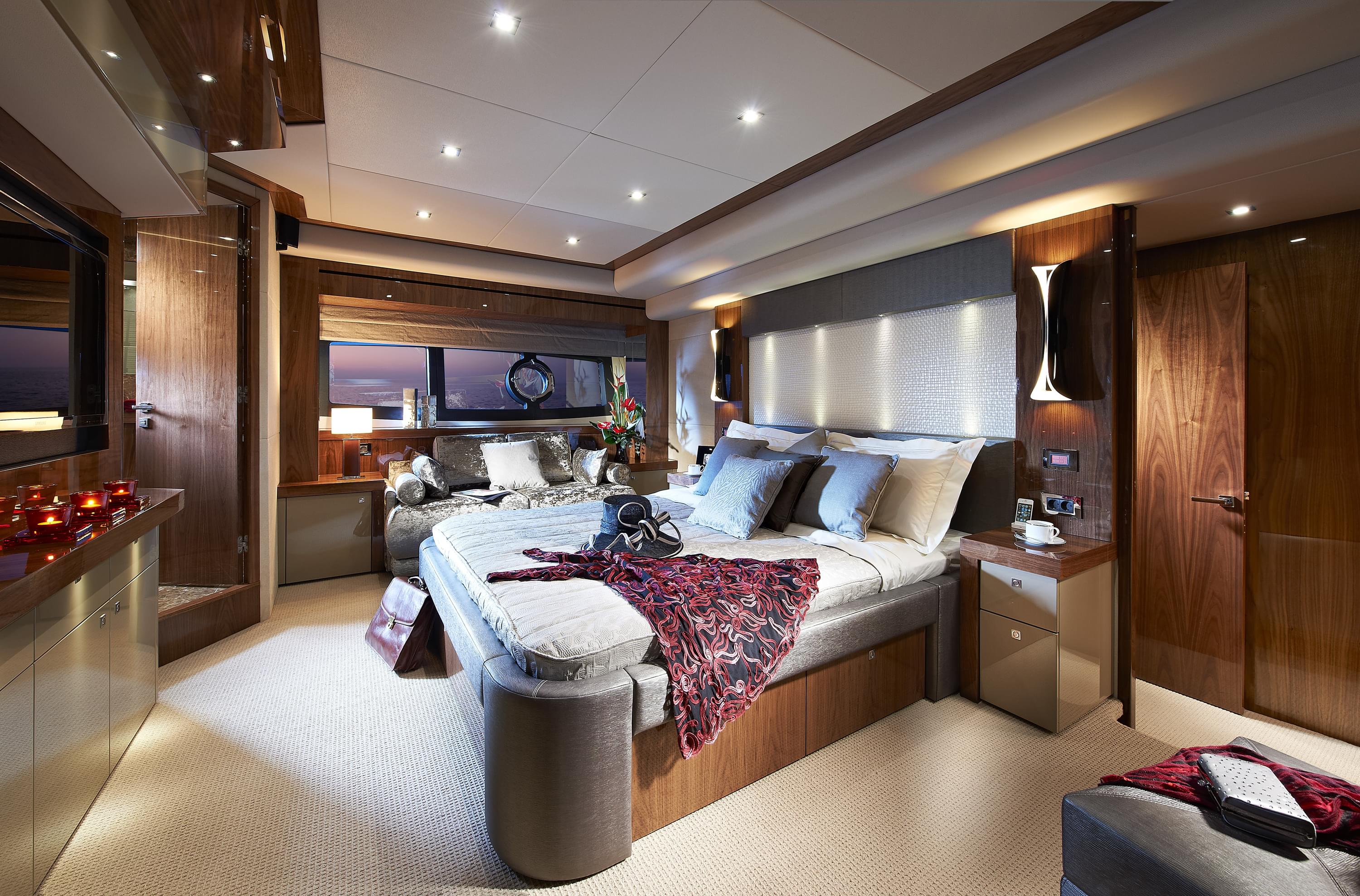 28M YACHT
