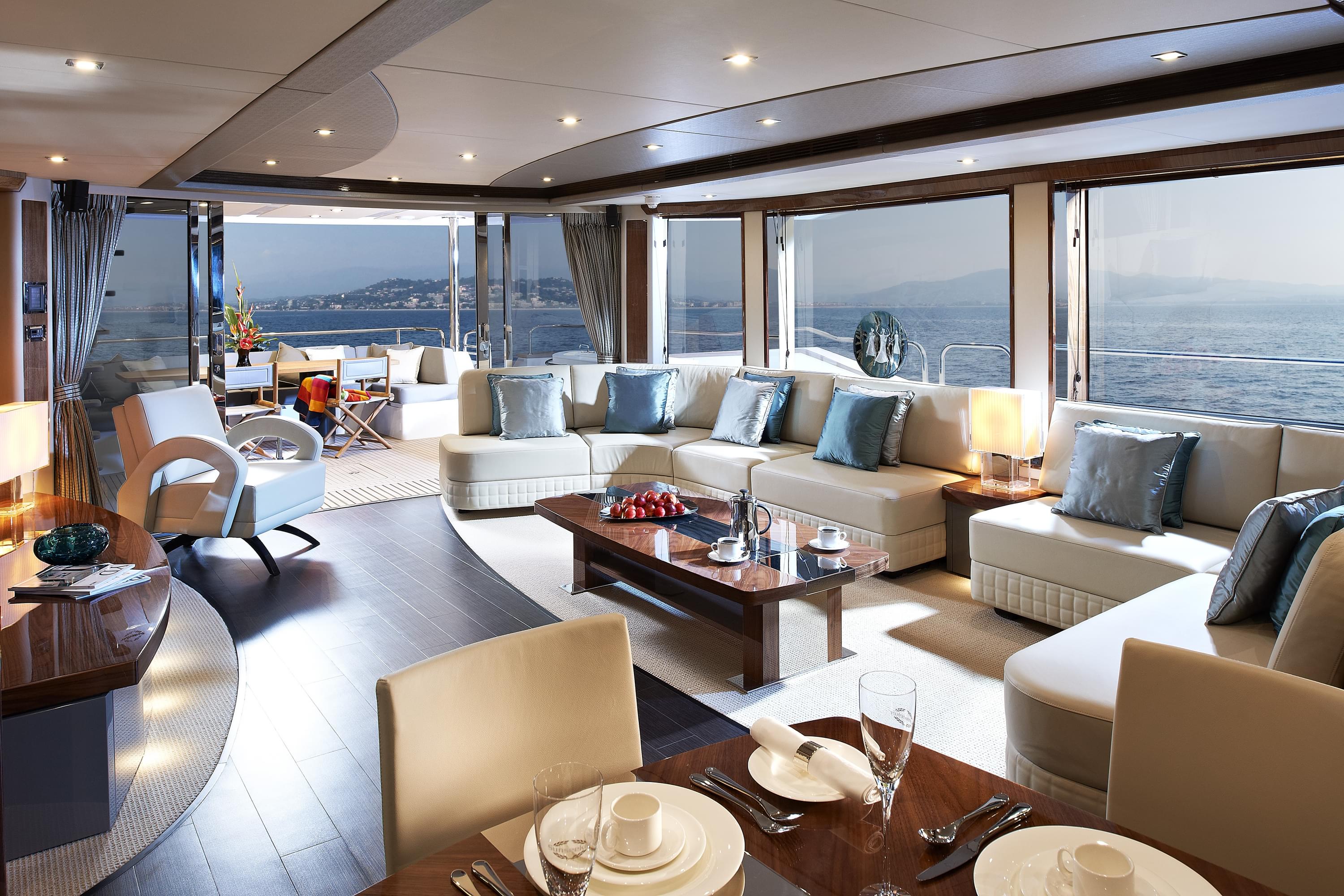 28M YACHT
