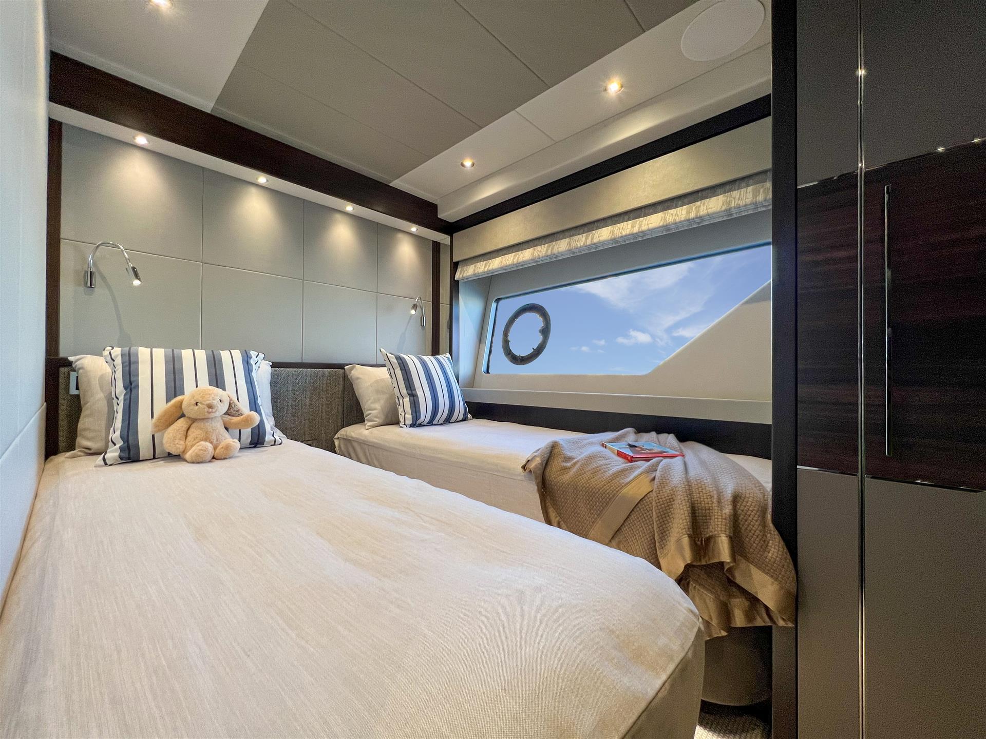76 Yacht