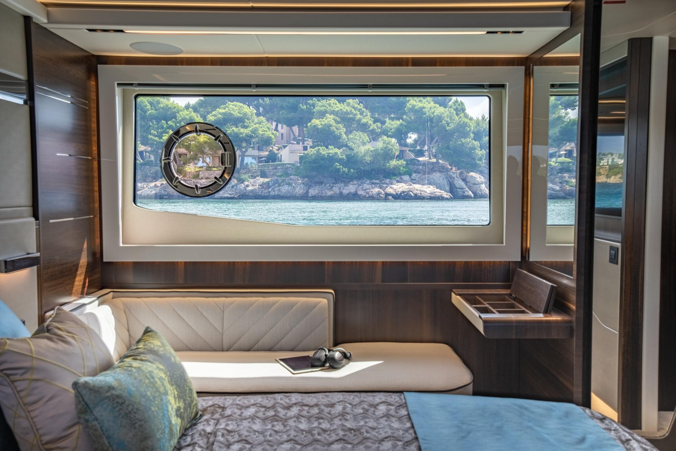 65 Sport Yacht