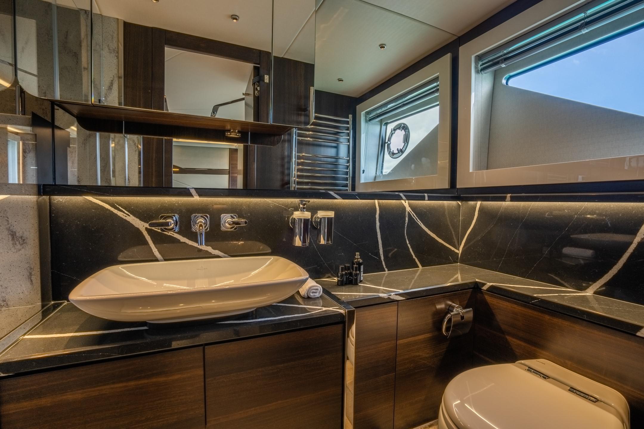65 Sport Yacht