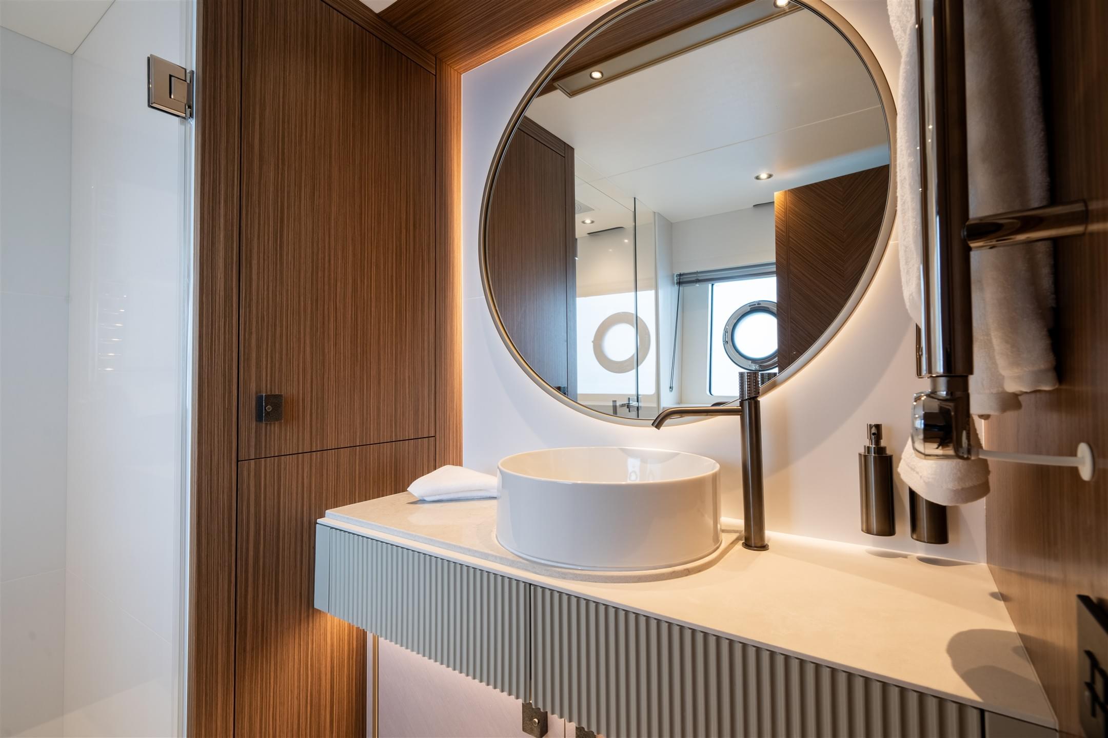 82 Ocean Enclosed