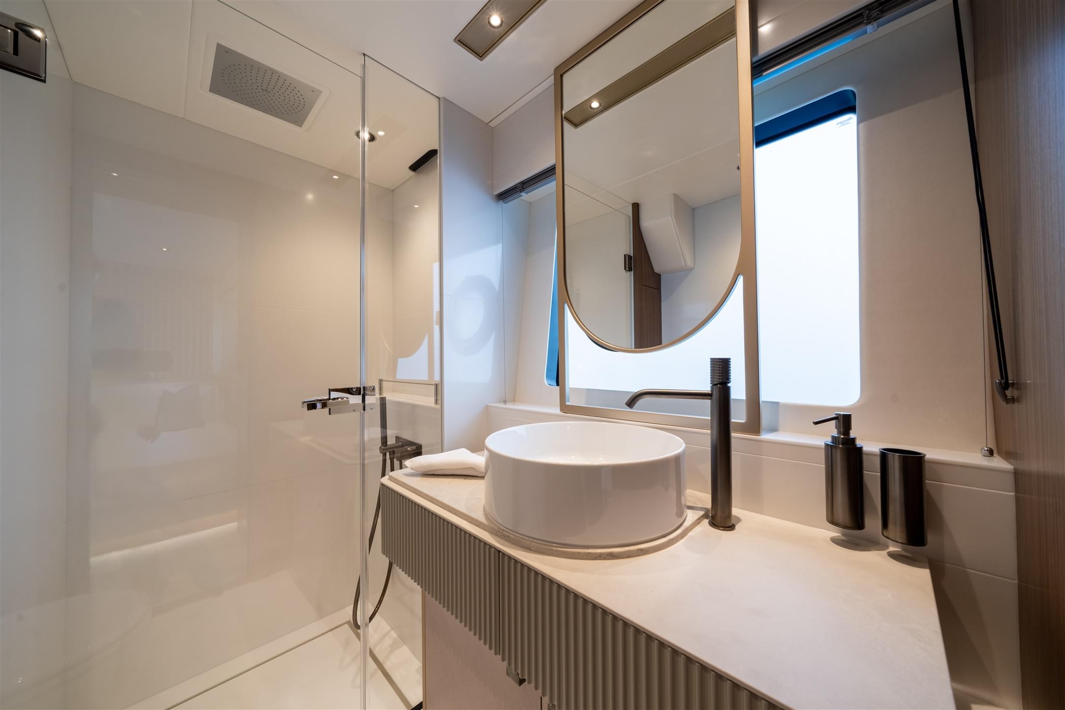82 Ocean Enclosed