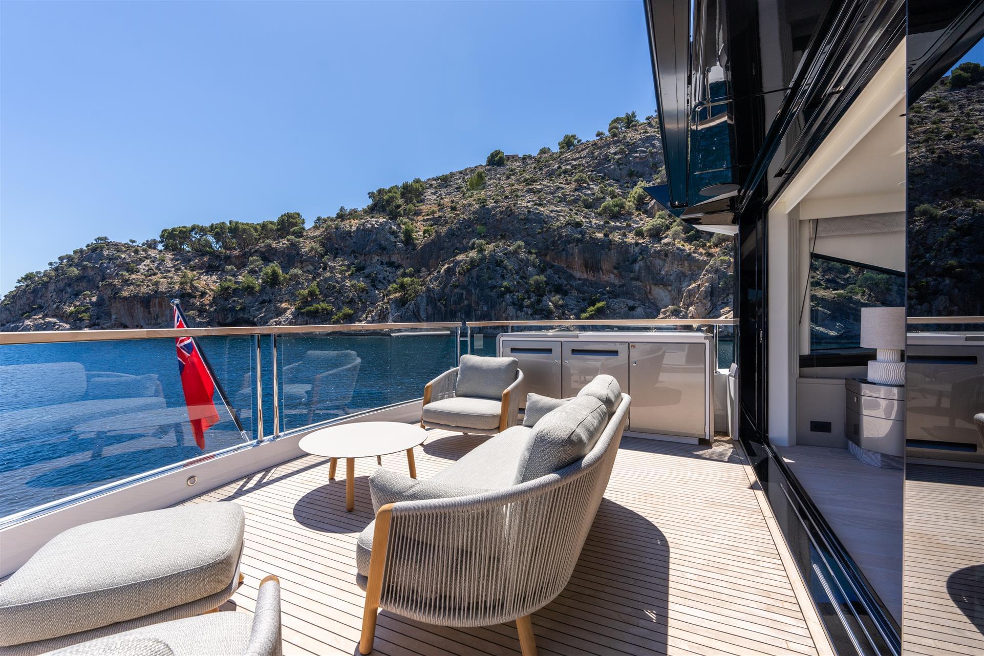 90 Ocean Enclosed