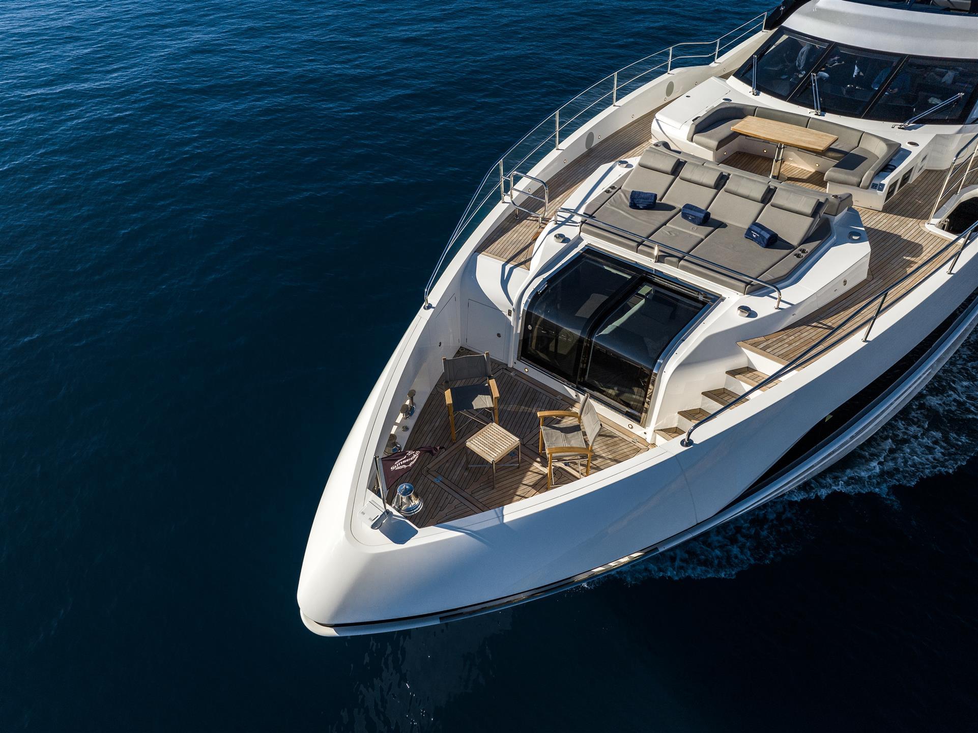 100 Yacht