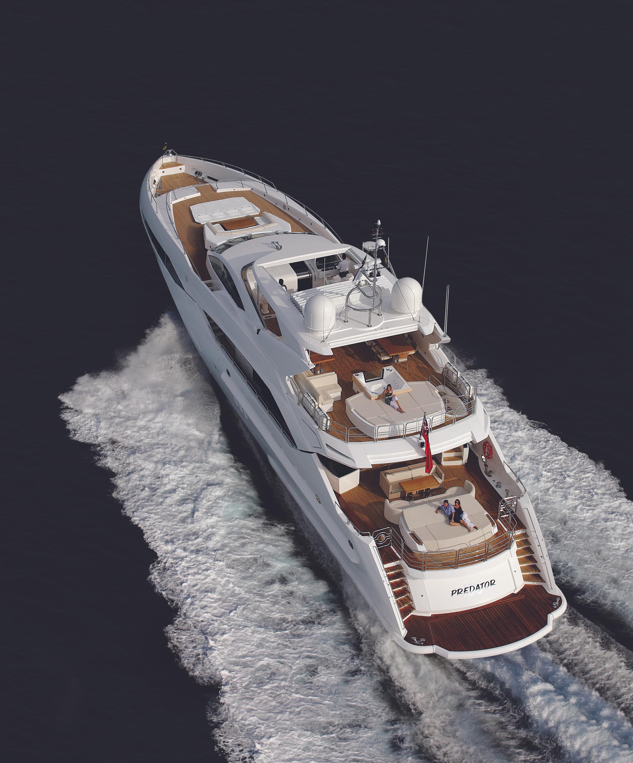 130 SPORT YACHT
