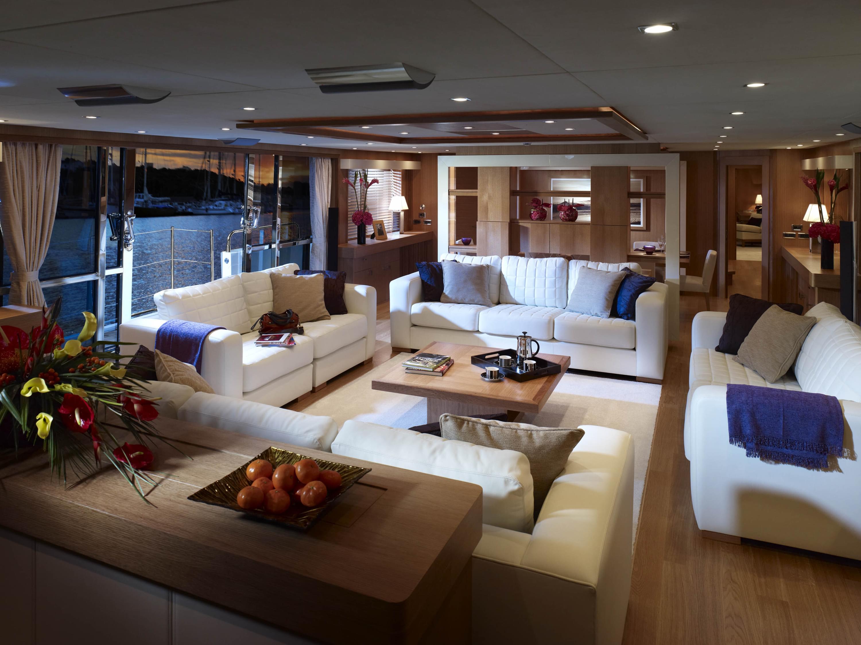 130 SPORT YACHT