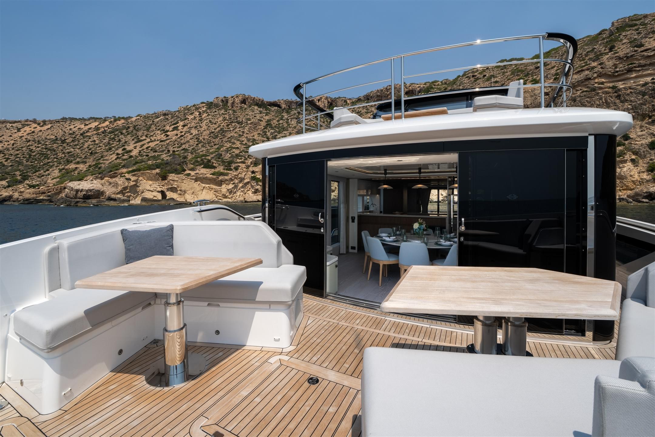 82 Ocean Enclosed