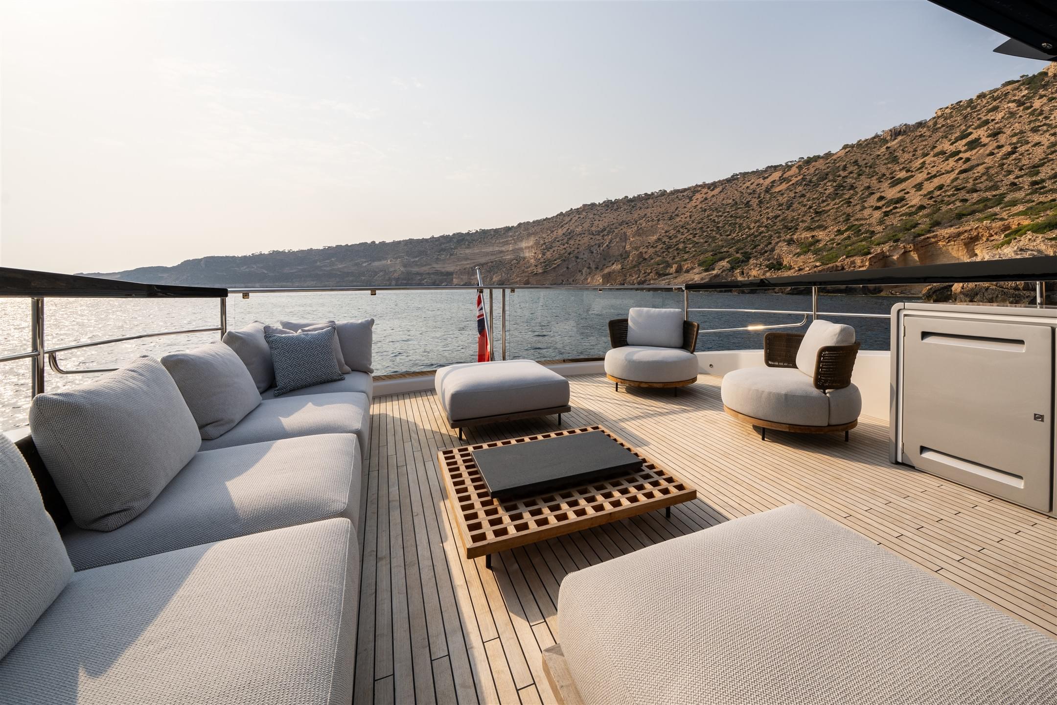 82 Ocean Enclosed