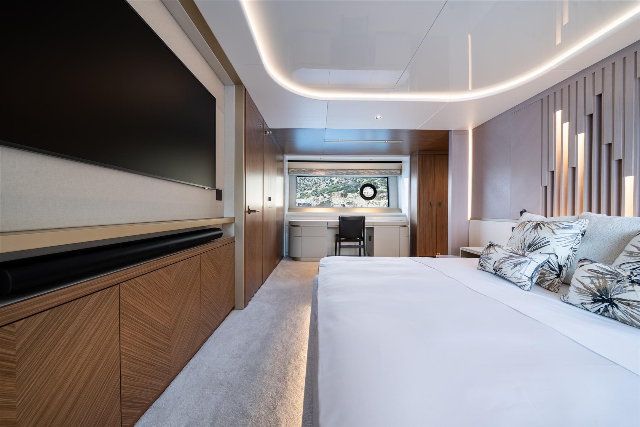 82 Ocean Enclosed
