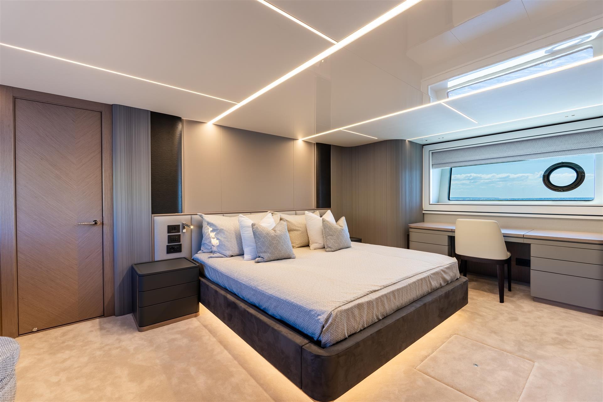 90 Ocean Enclosed