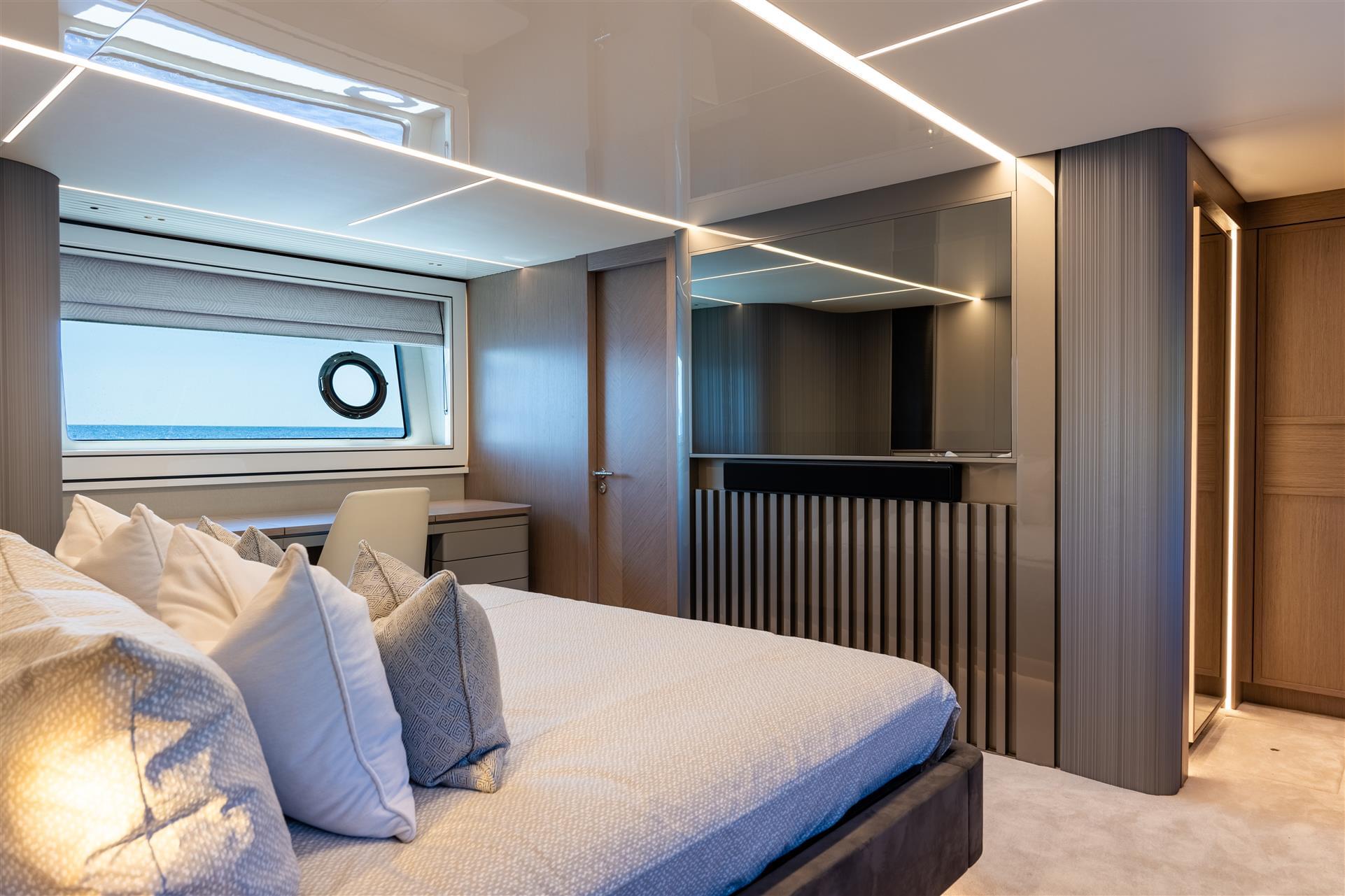 90 Ocean Enclosed