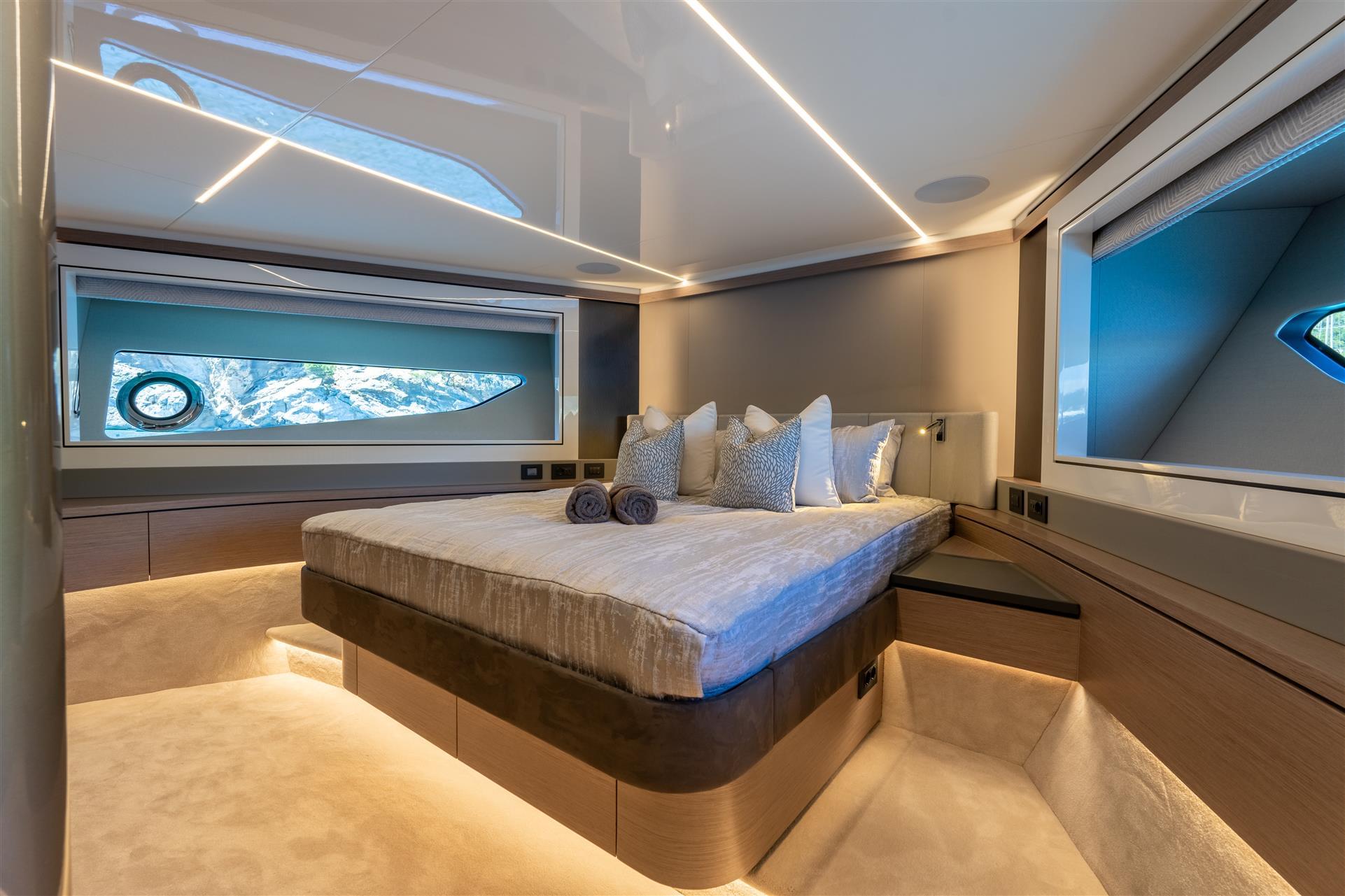 90 Ocean Enclosed