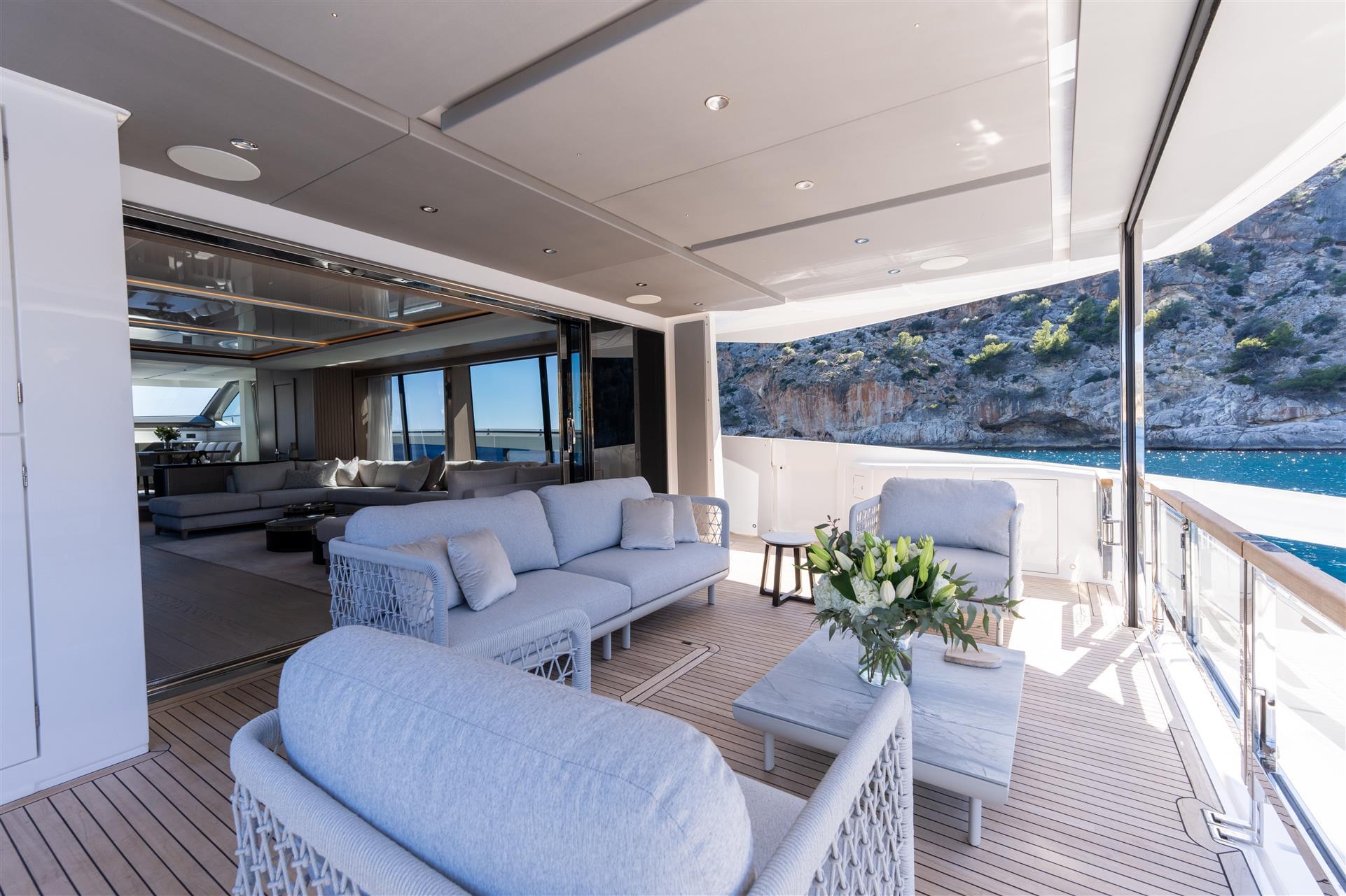90 Ocean Enclosed