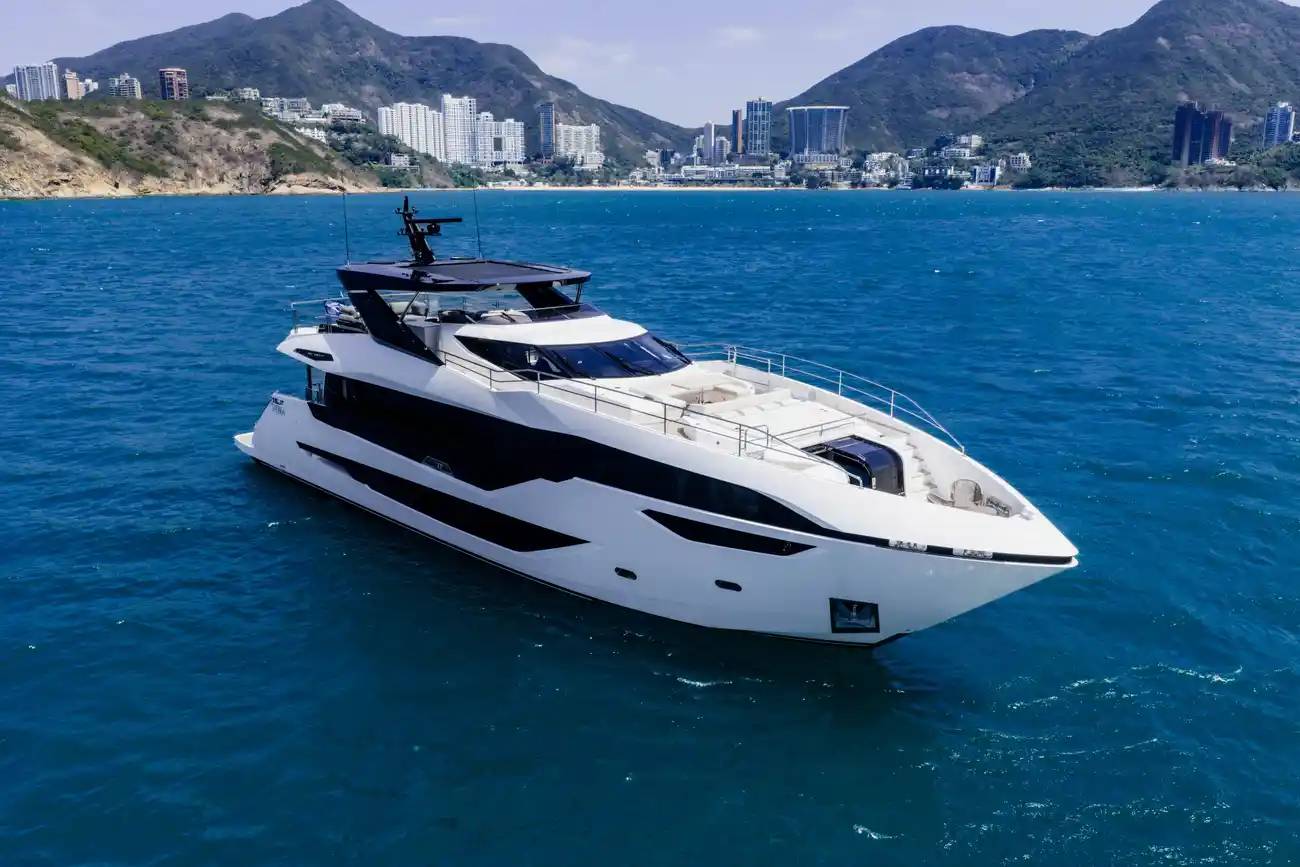 Sunseeker 100 Yacht
