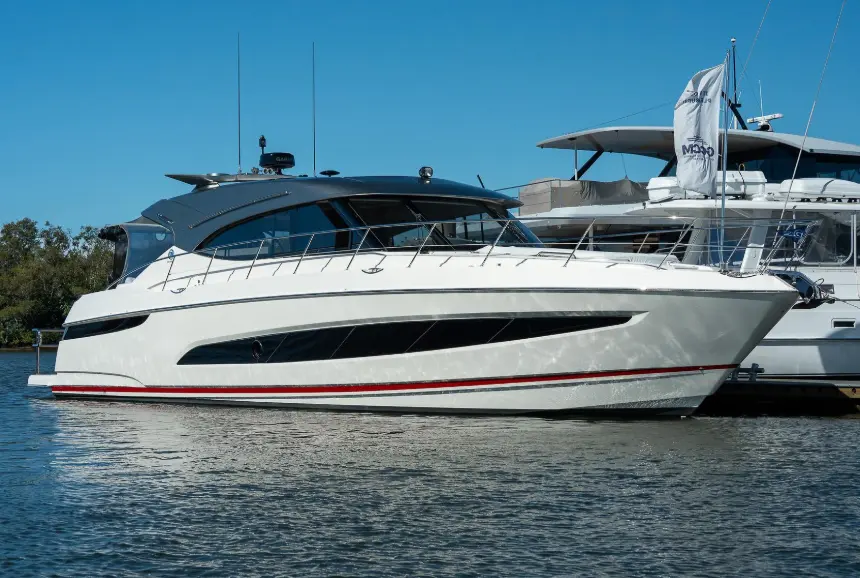 Riviera 5400 Sport Yacht Platinum Edition